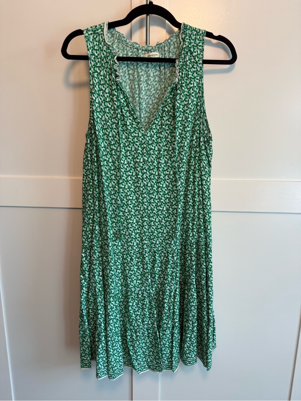 Max Studio Green Printed V-Neck Sleeveless Mini Dress